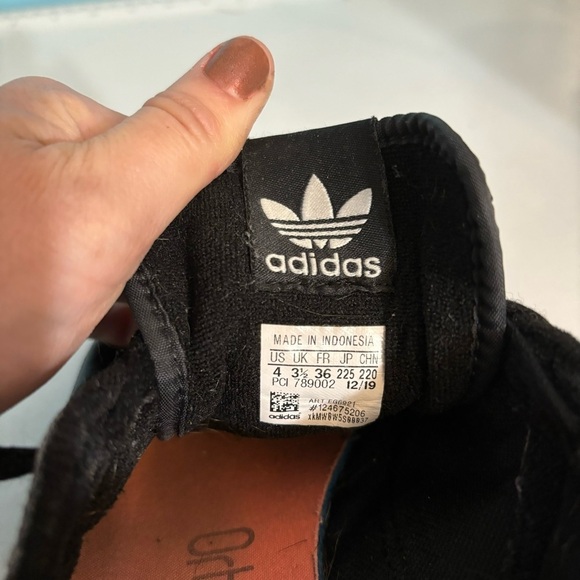 Adidas continental  80 black big girls shoes in size 4 - Picture 8 of 10